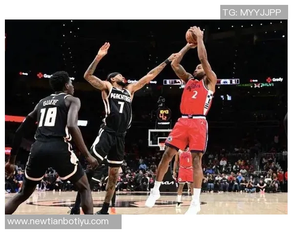 哈登与莱昂纳德下半场表现低迷合计仅得10分不敌角色球员科比布朗